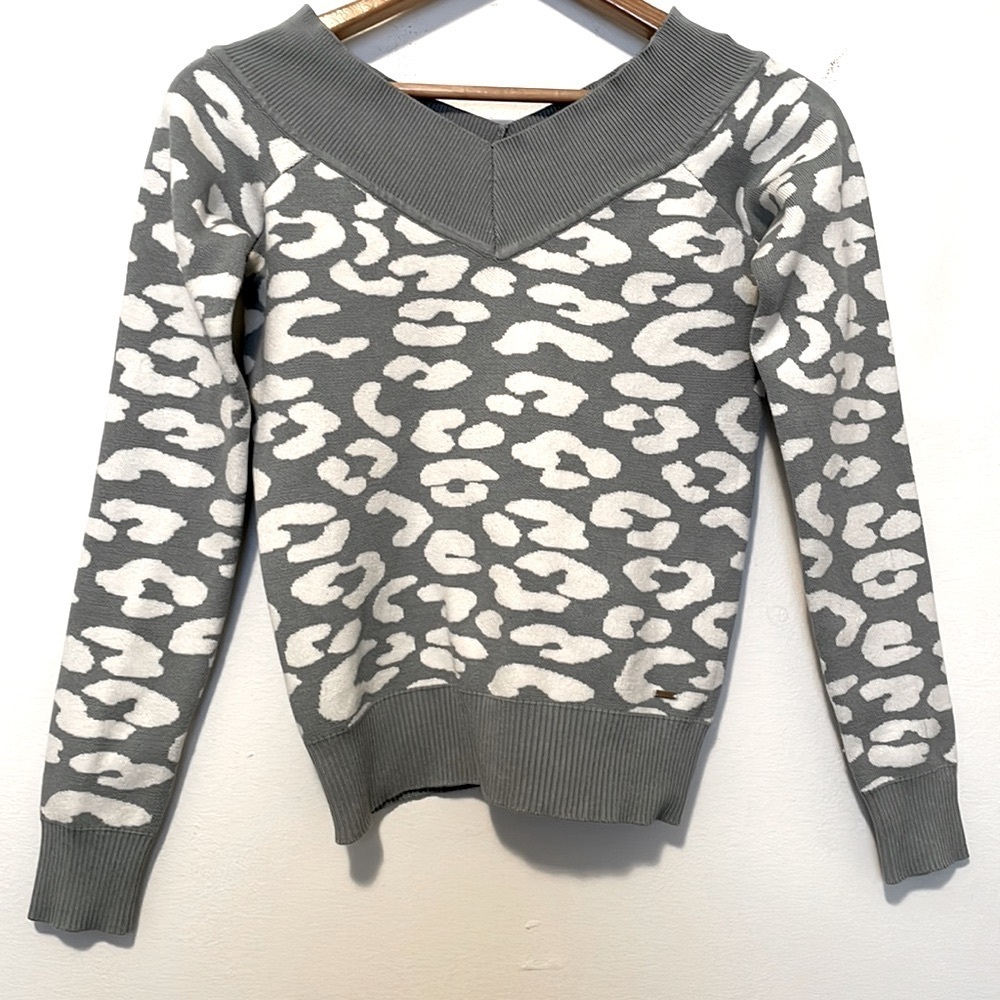 Guess sweater